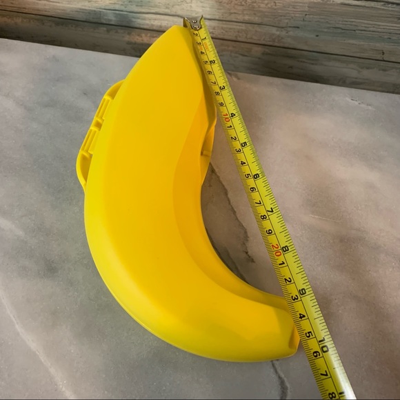 Tupperware Limited Edition Banana Keeper Case Yellow - Picture 4 of 7